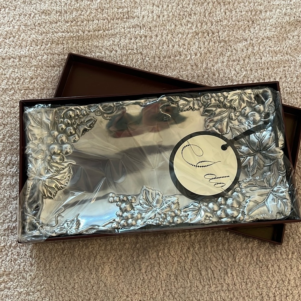 Arthur Court grapevine tray **New**